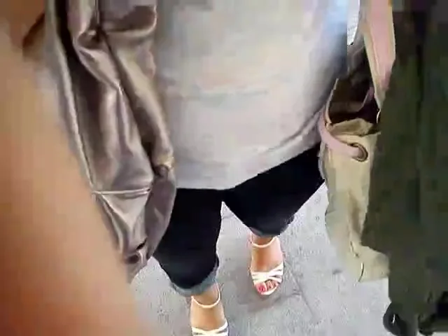 Public Feet 32